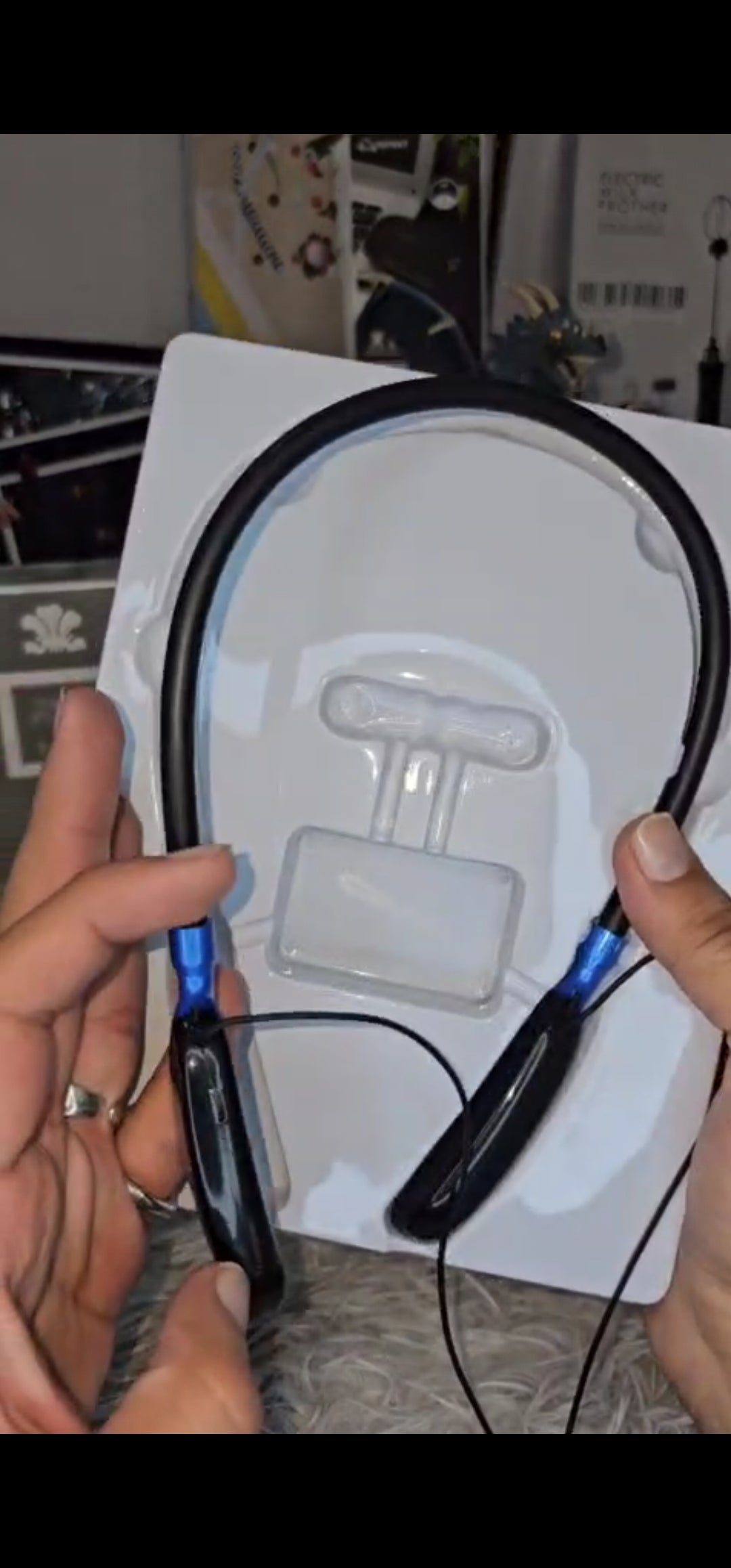 Wireless Neckband Earphones