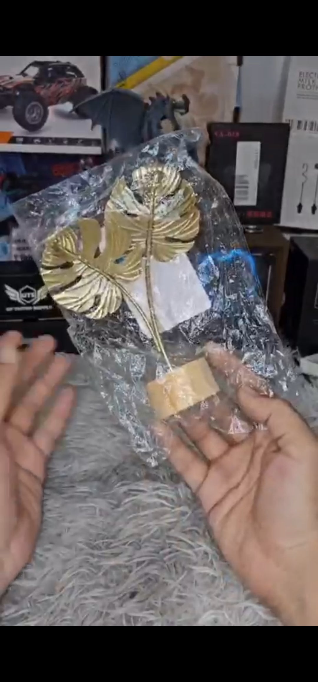 Golden Leaf Decorative Showpiece