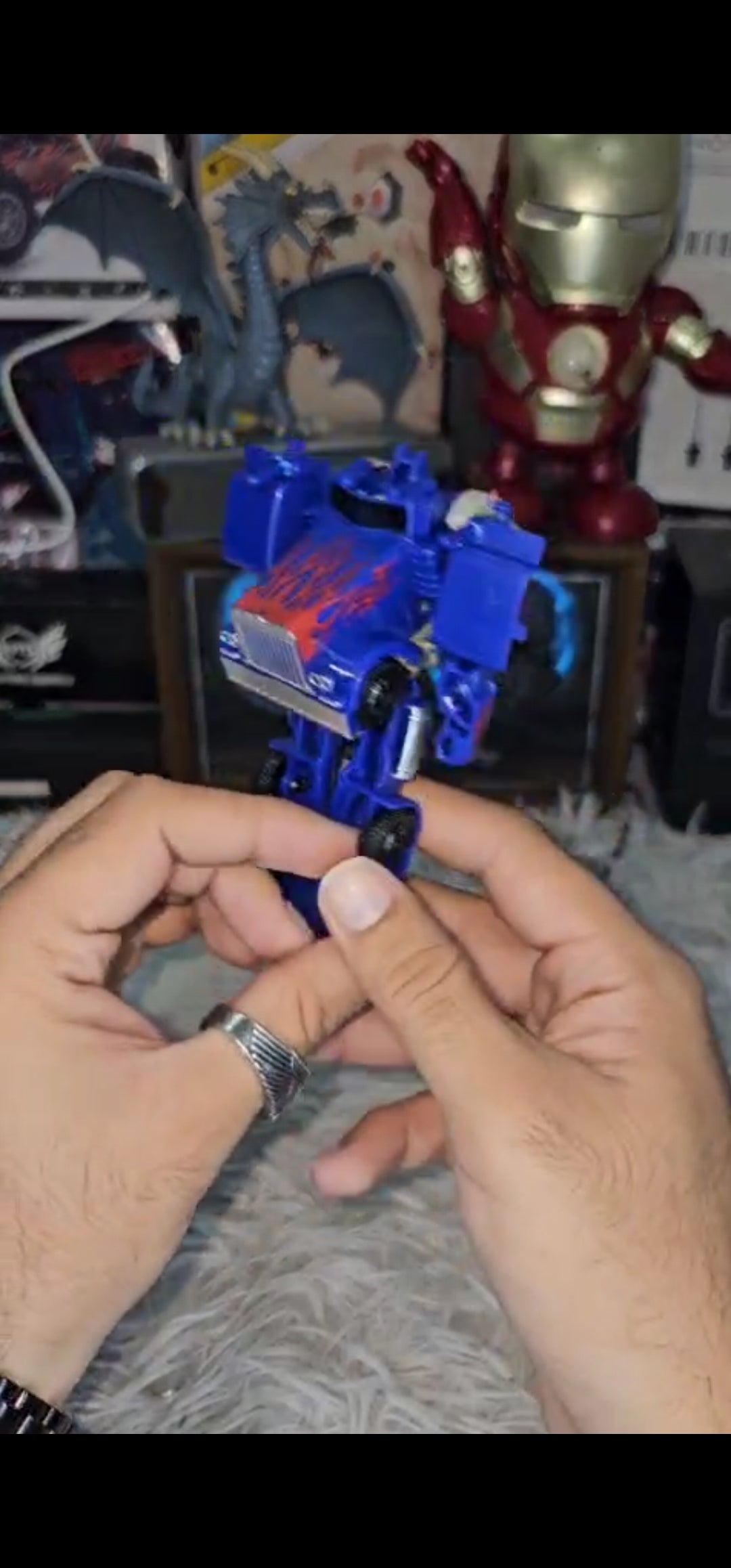 2-in-1 Robot to Truck Toy
